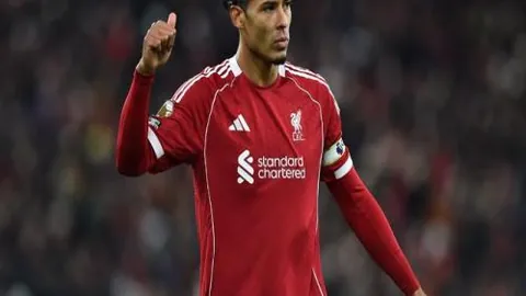 韩国女枪手金艺智身心力竭离场，荒诞举动助兴六合彩搅珠